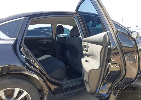 2015 Nissan Altima 2.5 S z USA, uszkodzony, nr VIN 1N4AL3AP0FN355969